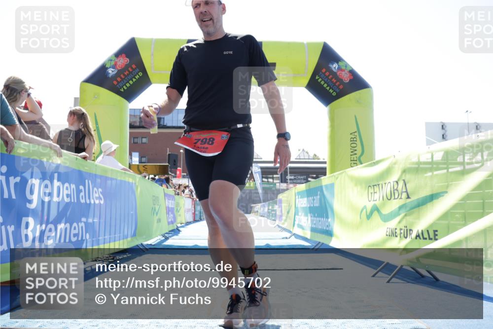 09.08.2026 - GEWOBA Citytriathlon Bremen Yannick Fuchs http://msf.ph/oto/9945702 09.08.2026 14:27:31 Ziel 798, 864 meine-sportfotos.de