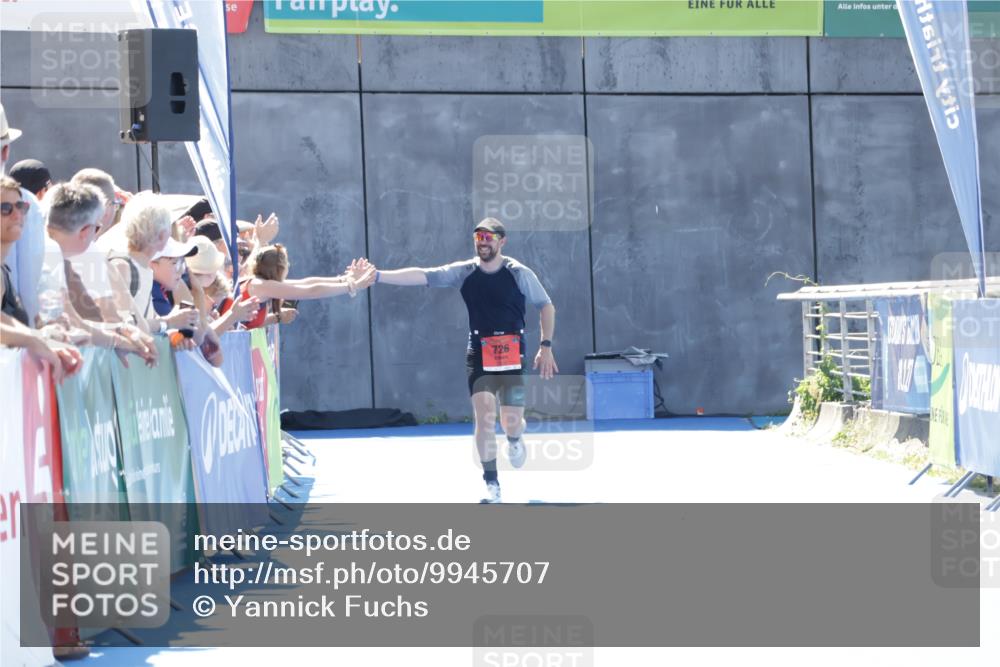 09.08.2026 - GEWOBA Citytriathlon Bremen Yannick Fuchs http://msf.ph/oto/9945707 09.08.2026 14:27:53 Ziel  meine-sportfotos.de