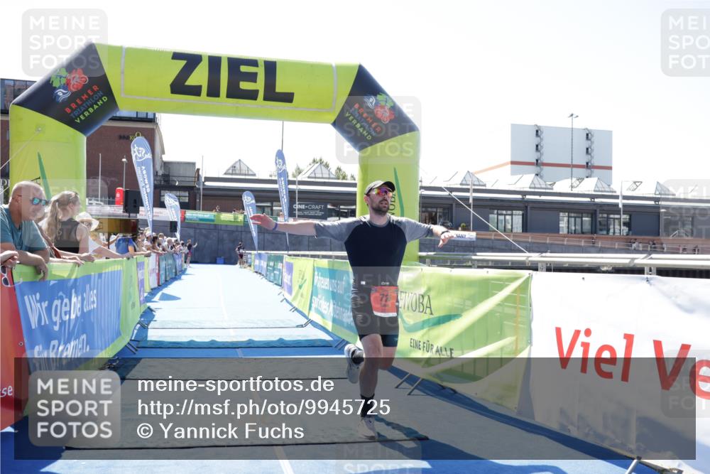 09.08.2026 - GEWOBA Citytriathlon Bremen Yannick Fuchs http://msf.ph/oto/9945725 09.08.2026 14:28:02 Ziel 726 meine-sportfotos.de