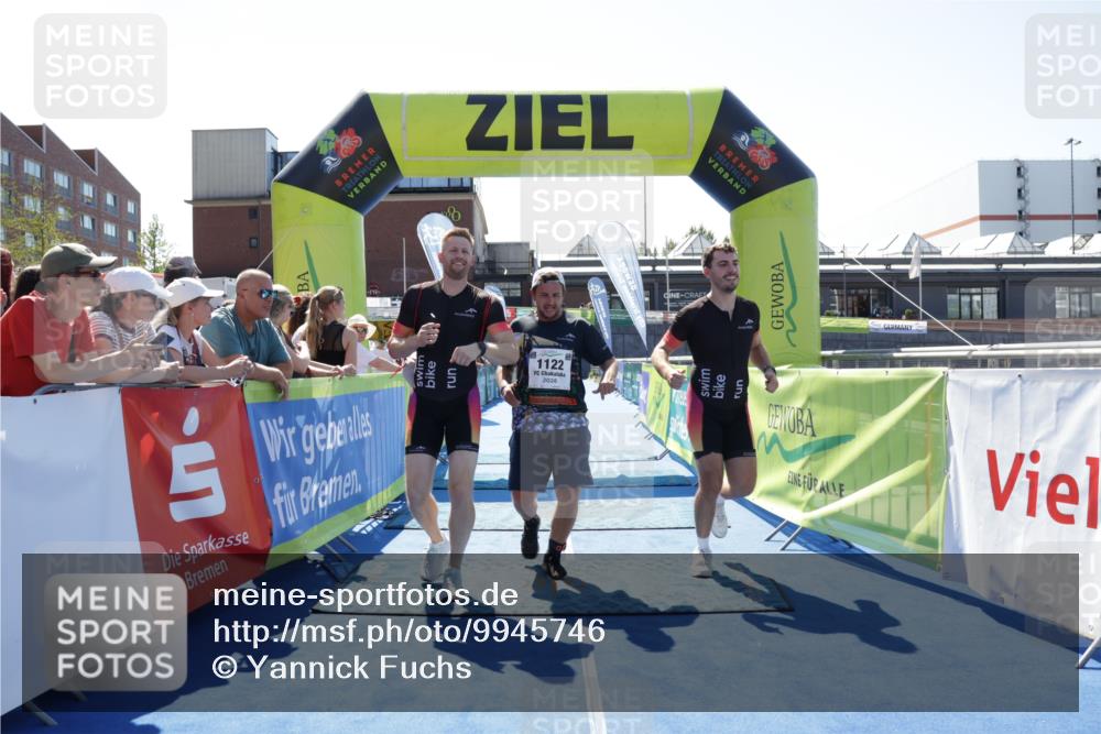 09.08.2026 - GEWOBA Citytriathlon Bremen Yannick Fuchs http://msf.ph/oto/9945746 09.08.2026 14:28:22 Ziel 1122 meine-sportfotos.de