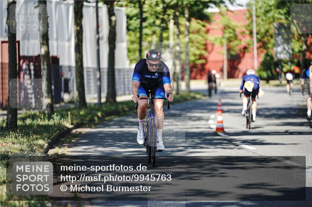 09.08.2026 - GEWOBA Citytriathlon Bremen Michael Burmester http://msf.ph/oto/9945763 09.08.2026 10:45:37 Radfahren 355, 400 meine-sportfotos.de