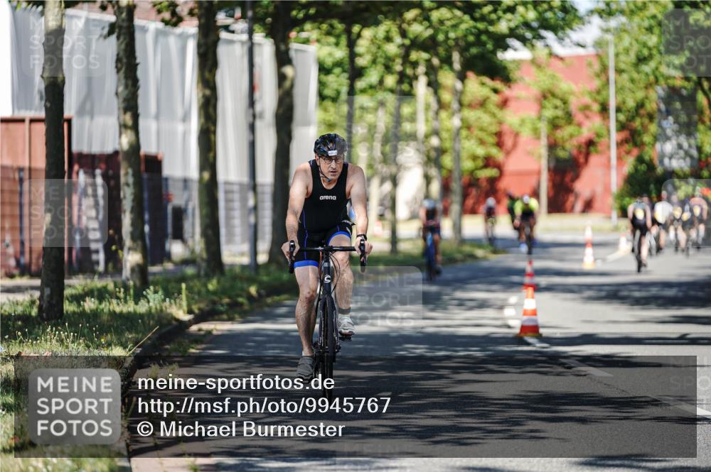 09.08.2026 - GEWOBA Citytriathlon Bremen Michael Burmester http://msf.ph/oto/9945767 09.08.2026 10:45:45 Radfahren 355, 400, 465, 528 meine-sportfotos.de