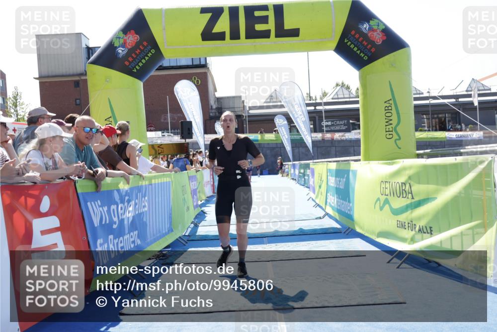09.08.2026 - GEWOBA Citytriathlon Bremen Yannick Fuchs http://msf.ph/oto/9945806 09.08.2026 14:29:15 Ziel 945 meine-sportfotos.de