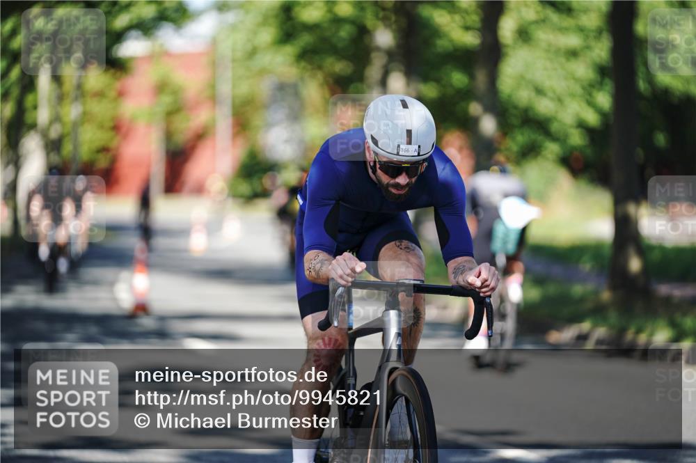09.08.2026 - GEWOBA Citytriathlon Bremen Michael Burmester http://msf.ph/oto/9945821 09.08.2026 10:46:15 Radfahren 325, 328, 332, 343, 364, 366, 379, 407, 408, 502 meine-sportfotos.de