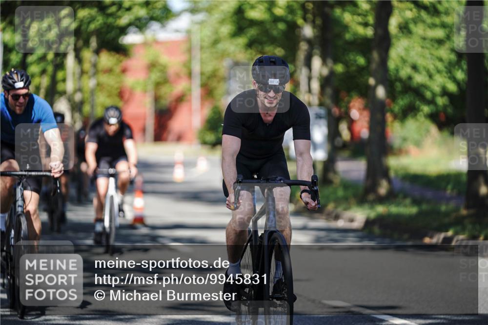 09.08.2026 - GEWOBA Citytriathlon Bremen Michael Burmester http://msf.ph/oto/9945831 09.08.2026 10:46:18 Radfahren 325, 328, 332, 343, 364, 366, 379, 407, 408, 502 meine-sportfotos.de