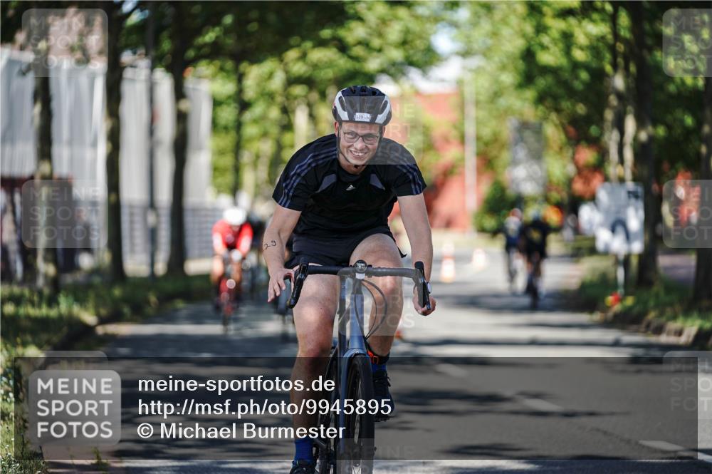 09.08.2026 - GEWOBA Citytriathlon Bremen Michael Burmester http://msf.ph/oto/9945895 09.08.2026 10:46:56 Radfahren 125, 131, 249, 304, 329, 368, 403, 406 meine-sportfotos.de
