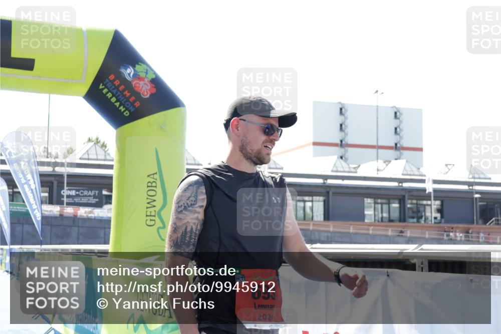 09.08.2026 - GEWOBA Citytriathlon Bremen Yannick Fuchs http://msf.ph/oto/9945912 09.08.2026 14:30:36 Ziel 693 meine-sportfotos.de