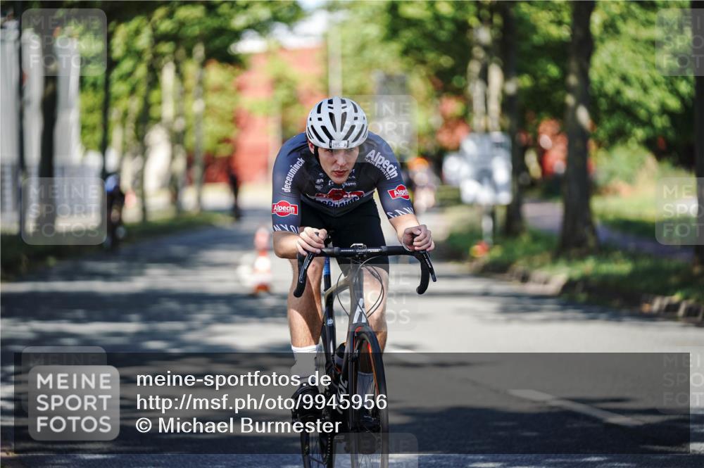 09.08.2026 - GEWOBA Citytriathlon Bremen Michael Burmester http://msf.ph/oto/9945956 09.08.2026 10:47:44 Radfahren 295, 298, 363, 437, 479, 516 meine-sportfotos.de