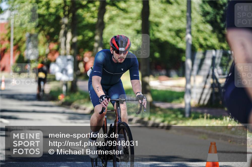 09.08.2026 - GEWOBA Citytriathlon Bremen Michael Burmester http://msf.ph/oto/9946031 09.08.2026 10:48:21 Radfahren 239, 312, 352, 356, 520 meine-sportfotos.de