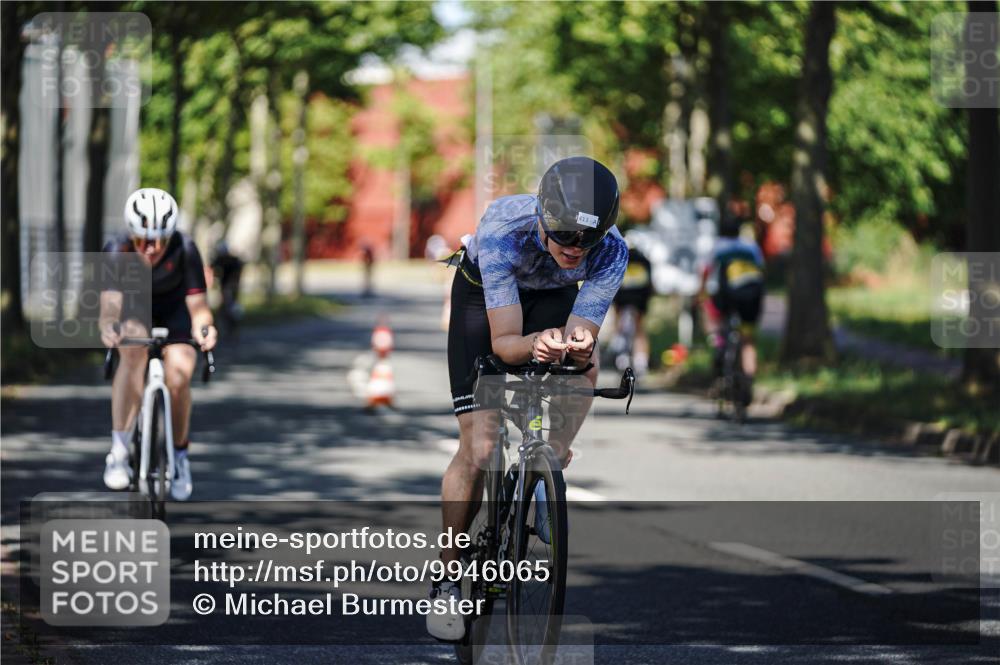 09.08.2026 - GEWOBA Citytriathlon Bremen Michael Burmester http://msf.ph/oto/9946065 09.08.2026 10:49:22 Radfahren 294, 320, 413, 430, 454, 497 meine-sportfotos.de