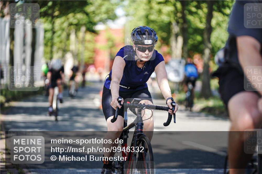 09.08.2026 - GEWOBA Citytriathlon Bremen Michael Burmester http://msf.ph/oto/9946332 09.08.2026 10:54:32 Radfahren 13, 17, 33, 87, 111, 143, 185, 195, 223, 331, 436, 467, 490, 509, 514, 531 meine-sportfotos.de