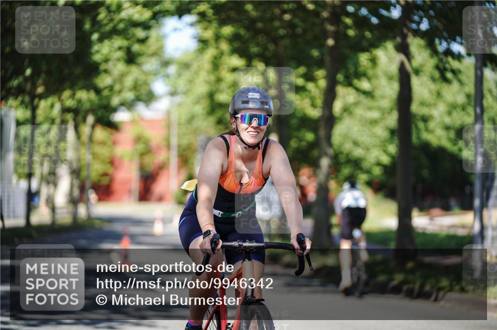 09.08.2026 - GEWOBA Citytriathlon Bremen Michael Burmester http://msf.ph/oto/9946342 09.08.2026 10:54:40 Radfahren 17, 33, 87, 111, 143, 185, 195, 331, 467, 490, 514, 531 meine-sportfotos.de