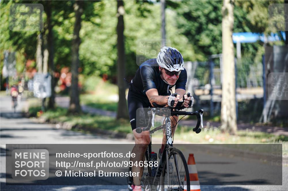 09.08.2026 - GEWOBA Citytriathlon Bremen Michael Burmester http://msf.ph/oto/9946588 09.08.2026 11:01:35 Radfahren 412 meine-sportfotos.de