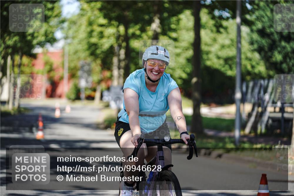 09.08.2026 - GEWOBA Citytriathlon Bremen Michael Burmester http://msf.ph/oto/9946628 09.08.2026 11:18:52 Radfahren 450 meine-sportfotos.de