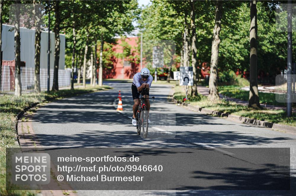 09.08.2026 - GEWOBA Citytriathlon Bremen Michael Burmester http://msf.ph/oto/9946640 09.08.2026 11:59:23 Radfahren 684 meine-sportfotos.de