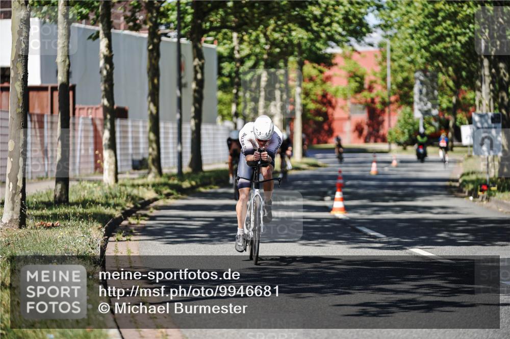 09.08.2026 - GEWOBA Citytriathlon Bremen Michael Burmester http://msf.ph/oto/9946681 09.08.2026 12:05:23 Radfahren 560, 757, 1110 meine-sportfotos.de
