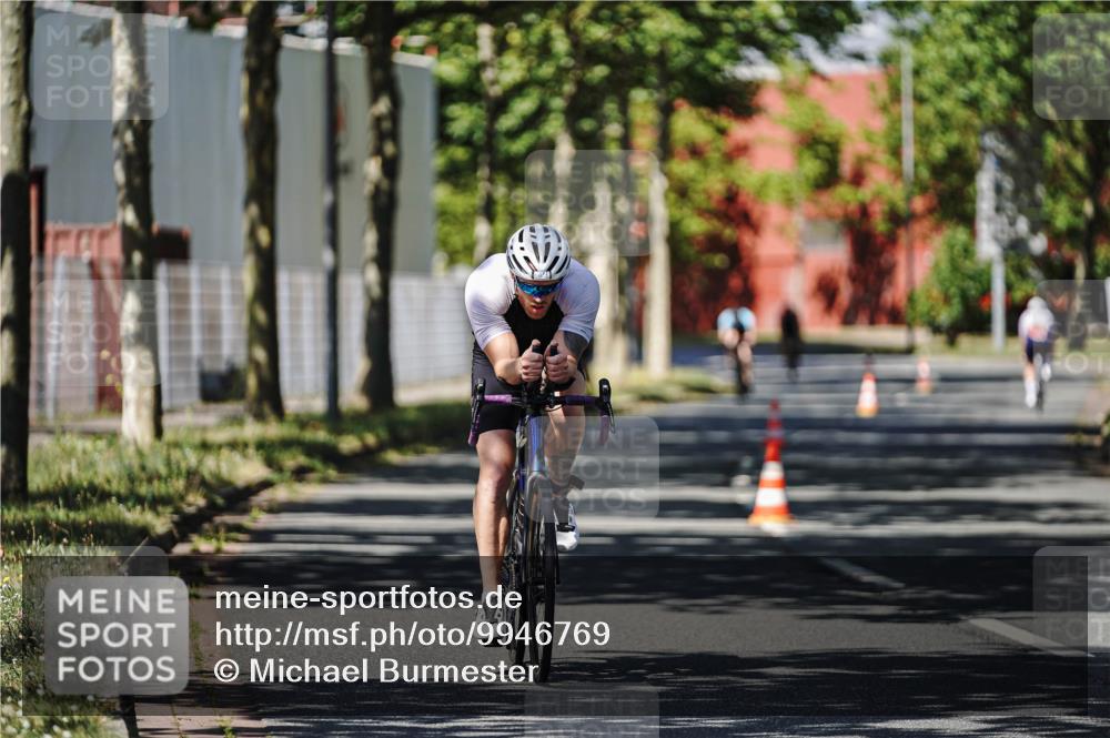 09.08.2026 - GEWOBA Citytriathlon Bremen Michael Burmester http://msf.ph/oto/9946769 09.08.2026 12:07:35 Radfahren 572, 586, 628, 761 meine-sportfotos.de