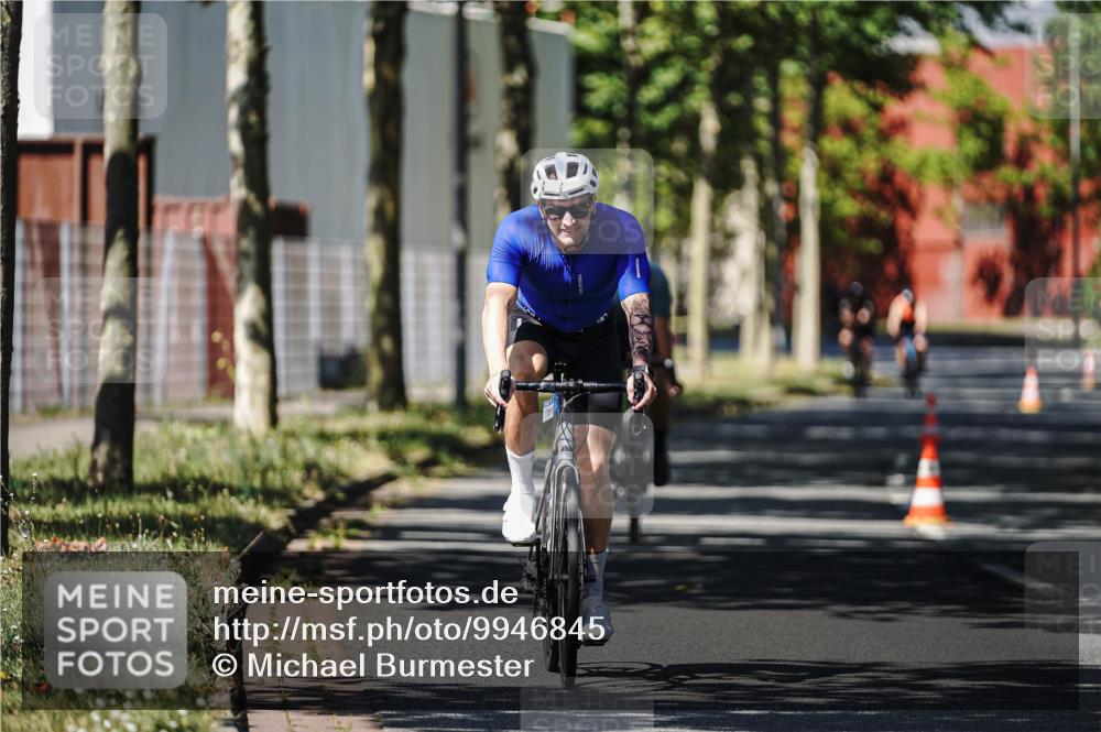09.08.2026 - GEWOBA Citytriathlon Bremen Michael Burmester http://msf.ph/oto/9946845 09.08.2026 12:09:20 Radfahren 543, 621, 629, 675, 700, 719, 819, 1121, 1124 meine-sportfotos.de