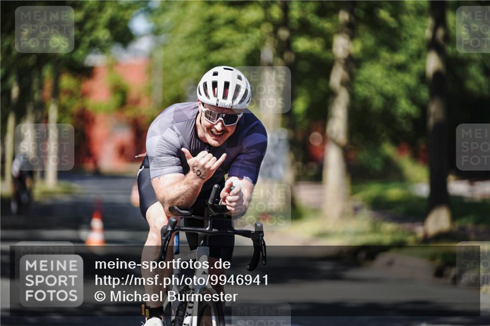 09.08.2026 - GEWOBA Citytriathlon Bremen Michael Burmester http://msf.ph/oto/9946941 09.08.2026 12:11:22 Radfahren 112, 540, 588, 666, 698, 703, 767, 789, 854, 1153 meine-sportfotos.de