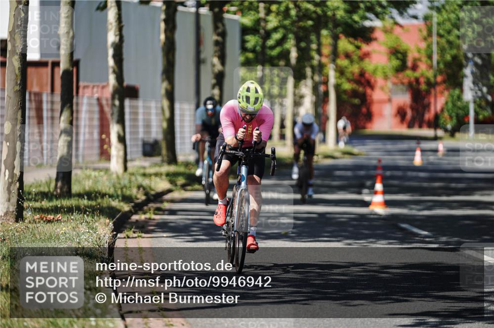 09.08.2026 - GEWOBA Citytriathlon Bremen Michael Burmester http://msf.ph/oto/9946942 09.08.2026 12:11:24 Radfahren 112, 540, 588, 666, 698, 703, 767, 854, 1153 meine-sportfotos.de