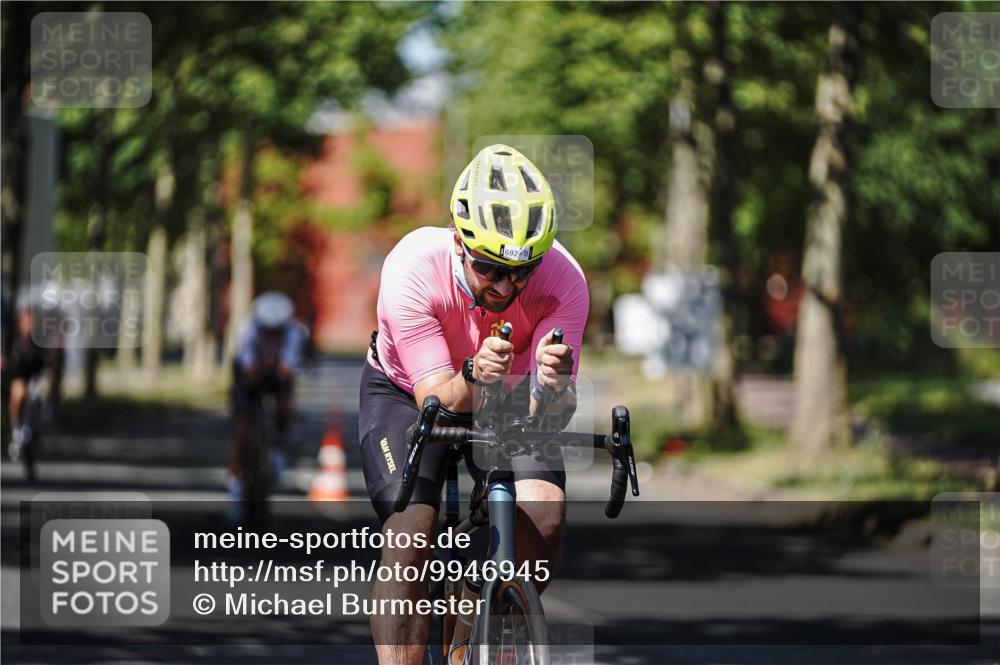 09.08.2026 - GEWOBA Citytriathlon Bremen Michael Burmester http://msf.ph/oto/9946945 09.08.2026 12:11:25 Radfahren 112, 540, 588, 666, 692, 698, 703, 767, 854, 1153 meine-sportfotos.de