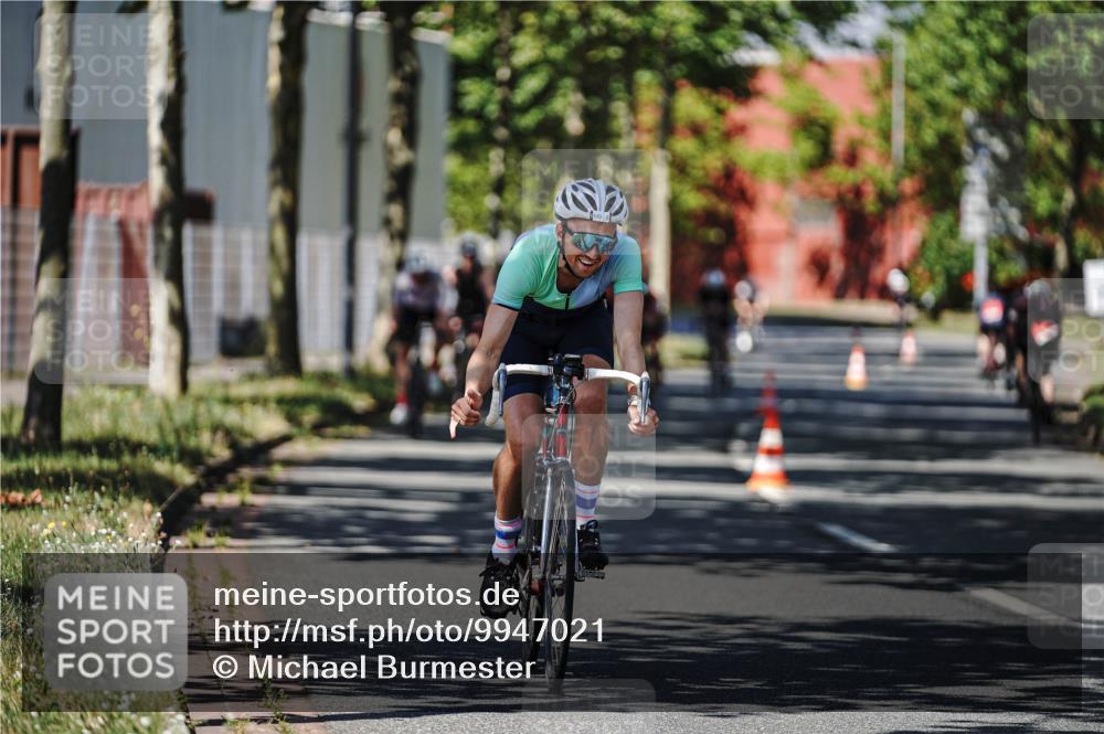 09.08.2026 - GEWOBA Citytriathlon Bremen Michael Burmester http://msf.ph/oto/9947021 09.08.2026 12:12:41 Radfahren 544, 593, 605, 606, 683, 723, 764, 791, 951, 1127, 1131 meine-sportfotos.de