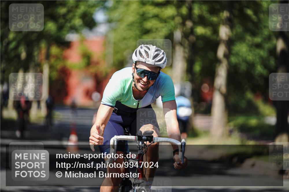 09.08.2026 - GEWOBA Citytriathlon Bremen Michael Burmester http://msf.ph/oto/9947024 09.08.2026 12:12:41 Radfahren 544, 593, 605, 606, 683, 723, 764, 791, 951, 1127, 1131 meine-sportfotos.de