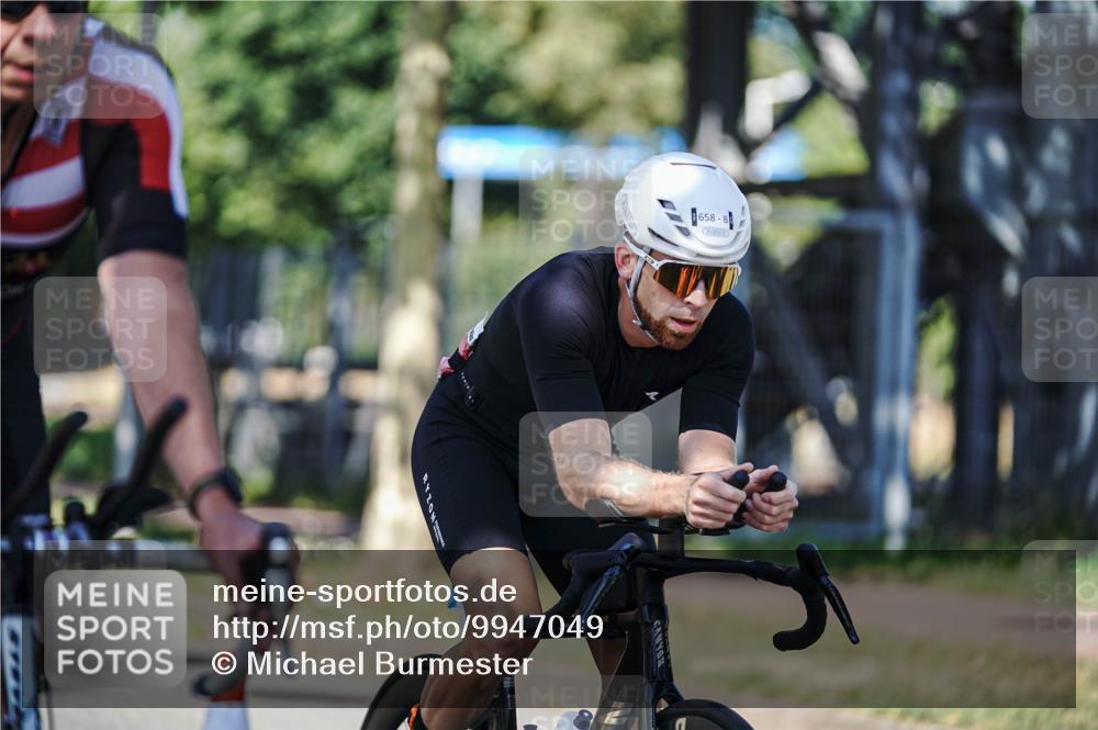 09.08.2026 - GEWOBA Citytriathlon Bremen Michael Burmester http://msf.ph/oto/9947049 09.08.2026 12:13:01 Radfahren 556, 616, 636, 658, 686, 747, 843, 852, 878 meine-sportfotos.de