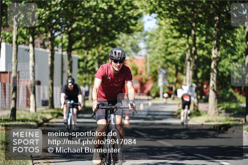 09.08.2026 - GEWOBA Citytriathlon Bremen Michael Burmester http://msf.ph/oto/9947084 09.08.2026 12:13:32 Radfahren 591, 592, 645, 685, 710, 824, 882, 884, 1011, 1116, 1150 meine-sportfotos.de