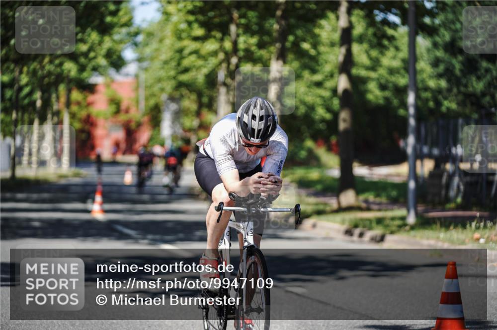 09.08.2026 - GEWOBA Citytriathlon Bremen Michael Burmester http://msf.ph/oto/9947109 09.08.2026 12:14:07 Radfahren 594, 662, 771 meine-sportfotos.de