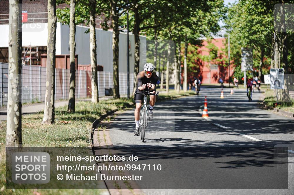 09.08.2026 - GEWOBA Citytriathlon Bremen Michael Burmester http://msf.ph/oto/9947110 09.08.2026 12:14:16 Radfahren 594, 662 meine-sportfotos.de