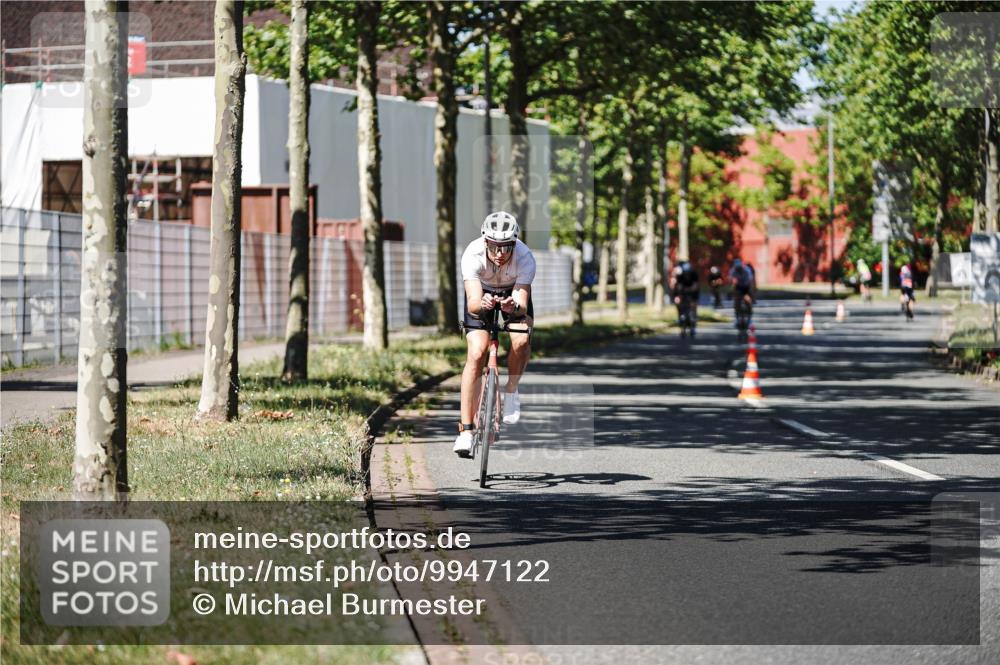 09.08.2026 - GEWOBA Citytriathlon Bremen Michael Burmester http://msf.ph/oto/9947122 09.08.2026 12:14:30 Radfahren 561, 574, 582, 647, 680 meine-sportfotos.de