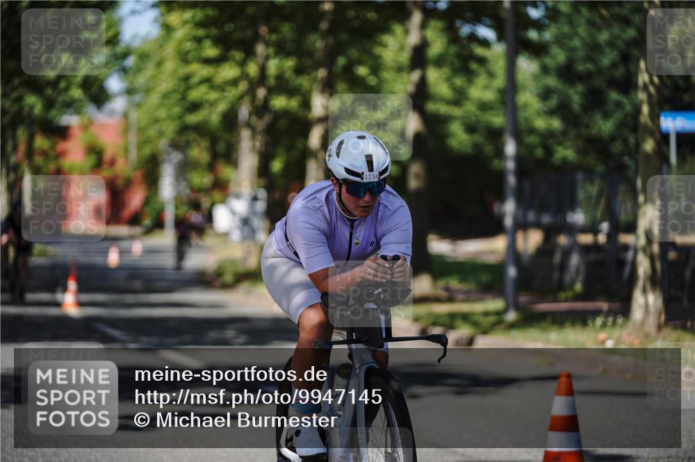 09.08.2026 - GEWOBA Citytriathlon Bremen Michael Burmester http://msf.ph/oto/9947145 09.08.2026 12:14:47 Radfahren 582, 590, 679, 680, 717, 721, 733, 746, 750, 1004 meine-sportfotos.de