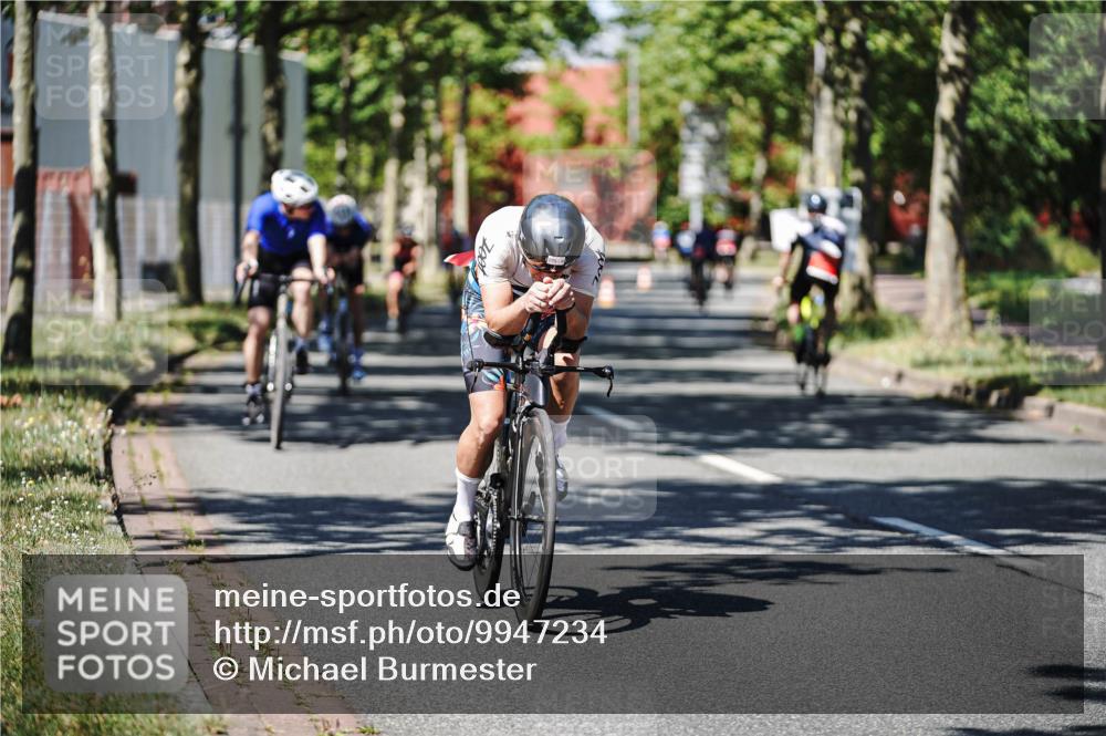 09.08.2026 - GEWOBA Citytriathlon Bremen Michael Burmester http://msf.ph/oto/9947234 09.08.2026 12:16:18 Radfahren 564, 580, 716, 726, 775, 855, 914, 955, 1013, 1117 meine-sportfotos.de