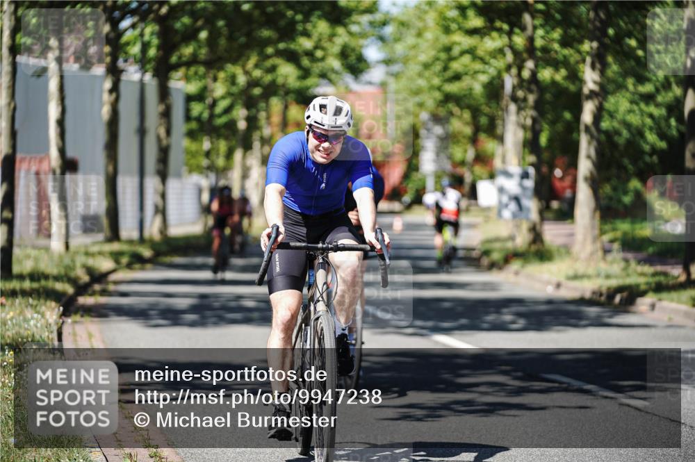 09.08.2026 - GEWOBA Citytriathlon Bremen Michael Burmester http://msf.ph/oto/9947238 09.08.2026 12:16:20 Radfahren 564, 580, 716, 726, 775, 855, 914, 955, 1013, 1117 meine-sportfotos.de