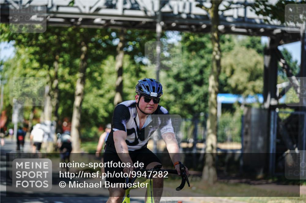 09.08.2026 - GEWOBA Citytriathlon Bremen Michael Burmester http://msf.ph/oto/9947282 09.08.2026 12:17:04 Radfahren 552, 627, 673, 895, 932, 1130 meine-sportfotos.de