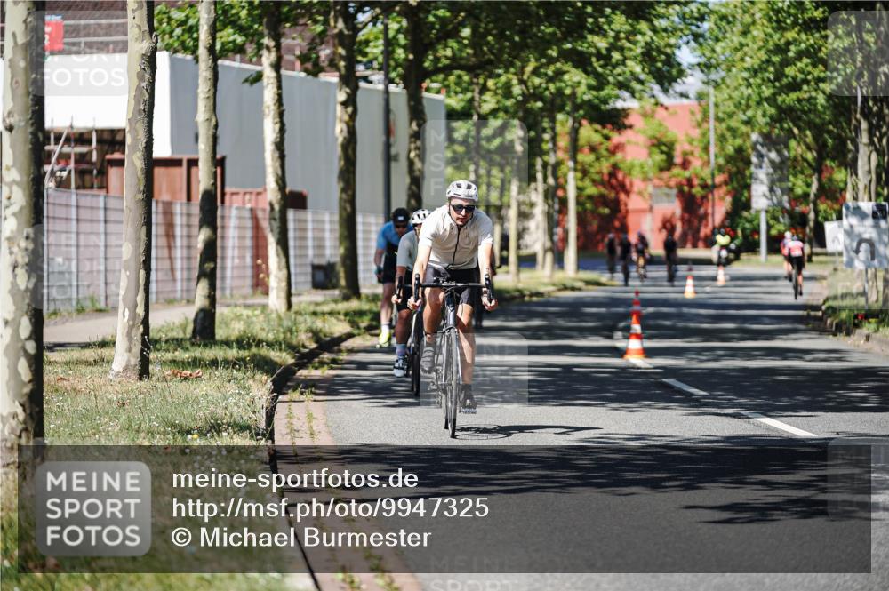 09.08.2026 - GEWOBA Citytriathlon Bremen Michael Burmester http://msf.ph/oto/9947325 09.08.2026 12:17:47 Radfahren 579, 609, 650, 672, 1109, 1126, 1147 meine-sportfotos.de