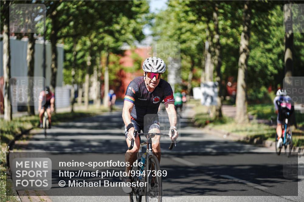 09.08.2026 - GEWOBA Citytriathlon Bremen Michael Burmester http://msf.ph/oto/9947369 09.08.2026 12:18:23 Radfahren 826, 872, 970, 1003 meine-sportfotos.de