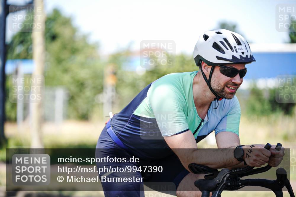 09.08.2026 - GEWOBA Citytriathlon Bremen Michael Burmester http://msf.ph/oto/9947390 09.08.2026 12:19:02 Radfahren 624, 744, 886, 1009, 1120 meine-sportfotos.de