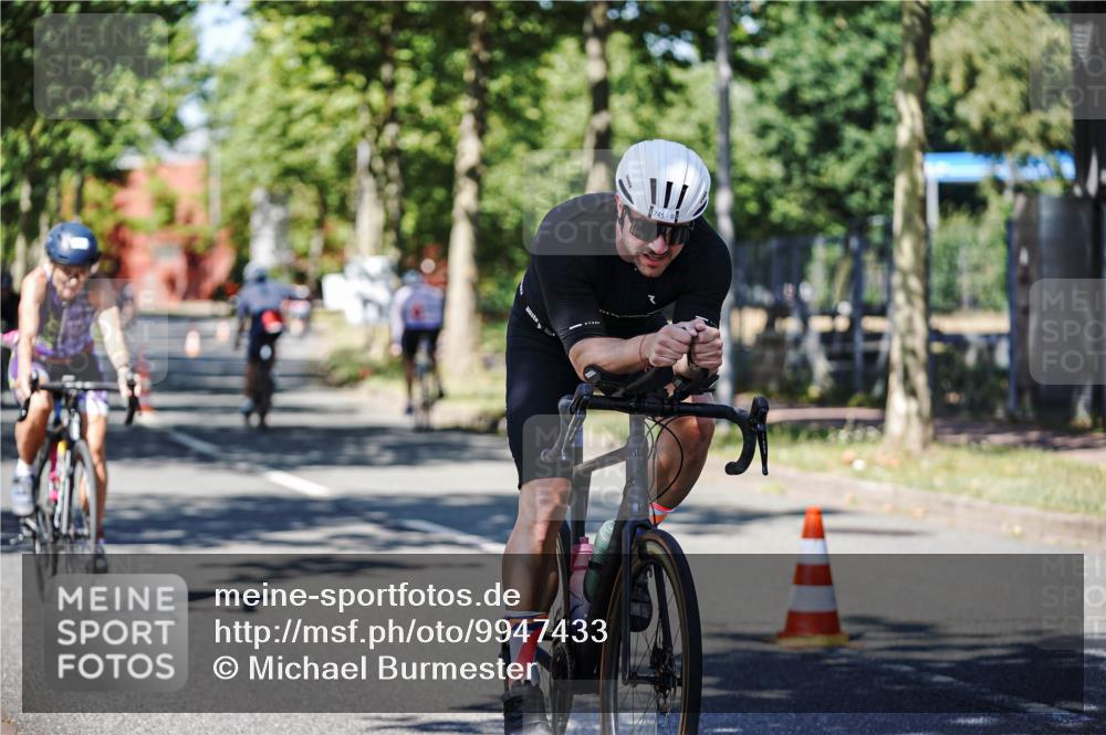 09.08.2026 - GEWOBA Citytriathlon Bremen Michael Burmester http://msf.ph/oto/9947433 09.08.2026 12:20:27 Radfahren 656, 682, 693, 728, 745, 762, 763, 792, 816, 844, 897, 1020, 1155 meine-sportfotos.de