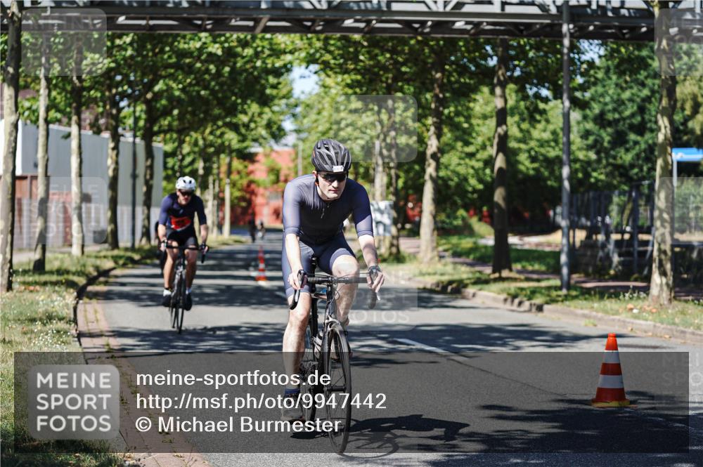 09.08.2026 - GEWOBA Citytriathlon Bremen Michael Burmester http://msf.ph/oto/9947442 09.08.2026 12:20:36 Radfahren 566, 656, 682, 728, 745, 792, 816, 844, 931, 1020 meine-sportfotos.de