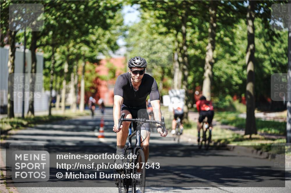 09.08.2026 - GEWOBA Citytriathlon Bremen Michael Burmester http://msf.ph/oto/9947543 09.08.2026 12:22:25 Radfahren 694, 696, 803, 1154 meine-sportfotos.de