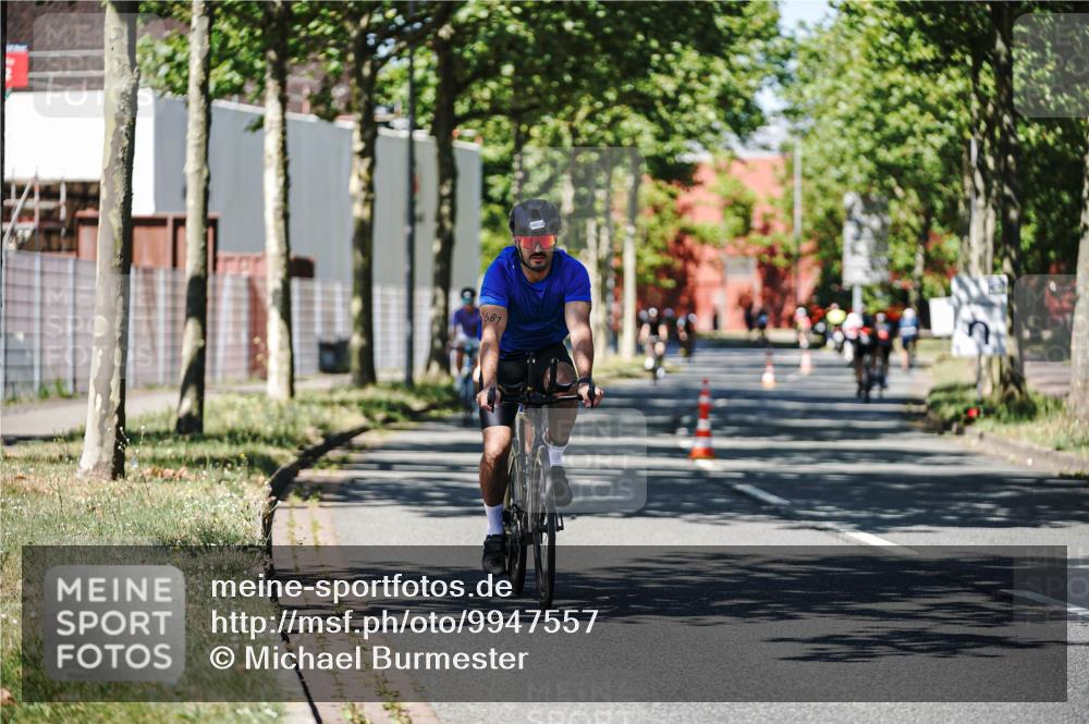 09.08.2026 - GEWOBA Citytriathlon Bremen Michael Burmester http://msf.ph/oto/9947557 09.08.2026 12:22:42 Radfahren 664, 681, 787, 800, 805, 945, 956, 1108 meine-sportfotos.de
