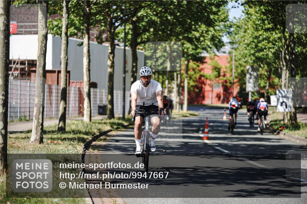 09.08.2026 - GEWOBA Citytriathlon Bremen Michael Burmester http://msf.ph/oto/9947667 09.08.2026 12:24:00 Radfahren 570, 585, 761, 887, 891, 1105, 1124, 1159 meine-sportfotos.de