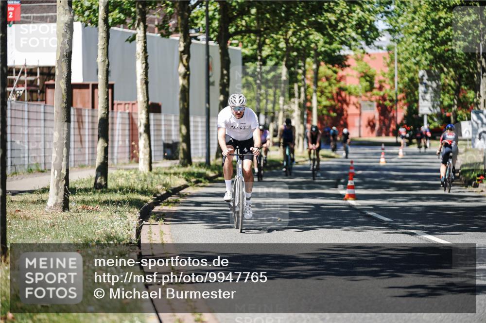 09.08.2026 - GEWOBA Citytriathlon Bremen Michael Burmester http://msf.ph/oto/9947765 09.08.2026 12:25:20 Radfahren 558, 774, 858, 859, 899, 1010, 1106, 1121 meine-sportfotos.de