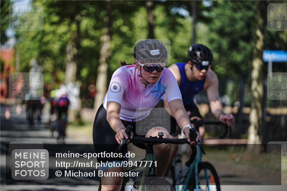 09.08.2026 - GEWOBA Citytriathlon Bremen Michael Burmester http://msf.ph/oto/9947771 09.08.2026 12:25:25 Radfahren 558, 649, 774, 936, 1010, 1106, 1121 meine-sportfotos.de