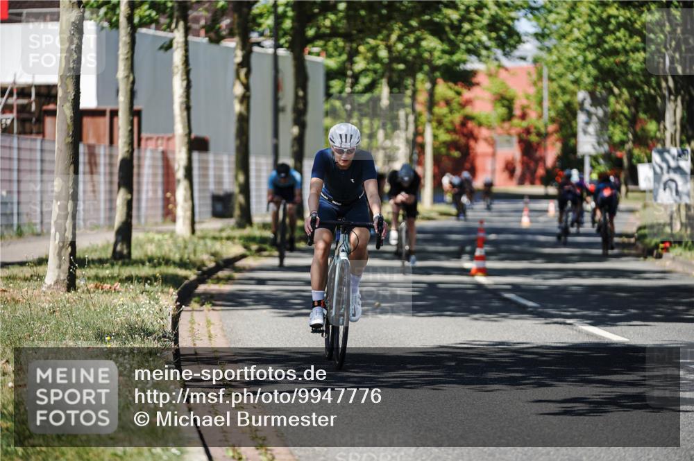 09.08.2026 - GEWOBA Citytriathlon Bremen Michael Burmester http://msf.ph/oto/9947776 09.08.2026 12:25:29 Radfahren 558, 649, 774, 936, 982, 1010, 1106, 1121, 1122 meine-sportfotos.de