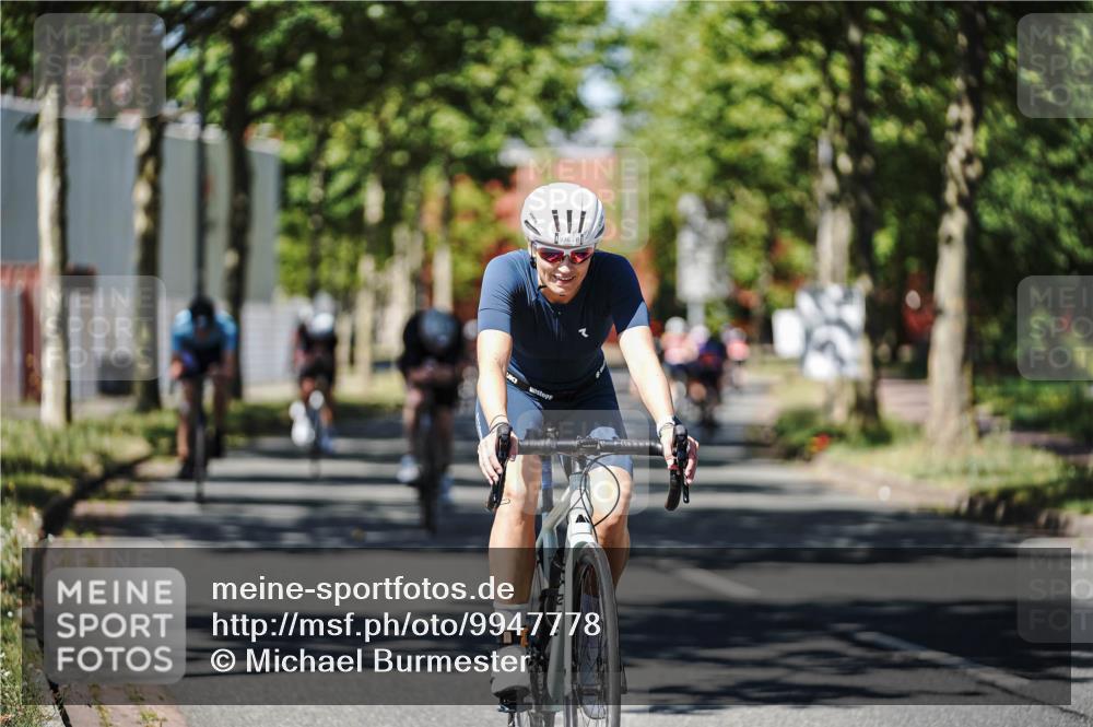 09.08.2026 - GEWOBA Citytriathlon Bremen Michael Burmester http://msf.ph/oto/9947778 09.08.2026 12:25:29 Radfahren 558, 649, 774, 936, 982, 1010, 1106, 1121, 1122 meine-sportfotos.de