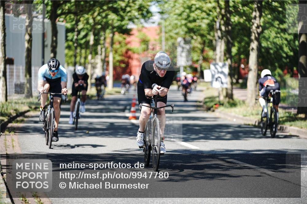 09.08.2026 - GEWOBA Citytriathlon Bremen Michael Burmester http://msf.ph/oto/9947780 09.08.2026 12:25:30 Radfahren 558, 649, 774, 936, 982, 1010, 1106, 1121, 1122 meine-sportfotos.de