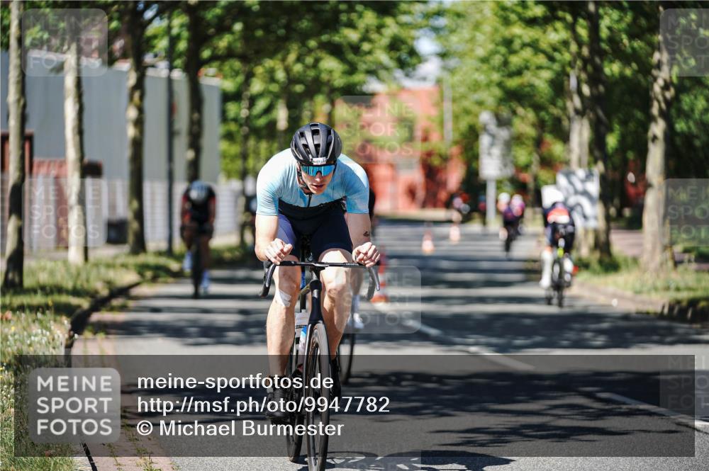 09.08.2026 - GEWOBA Citytriathlon Bremen Michael Burmester http://msf.ph/oto/9947782 09.08.2026 12:25:31 Radfahren 558, 649, 743, 774, 936, 982, 1010, 1106, 1121, 1122 meine-sportfotos.de